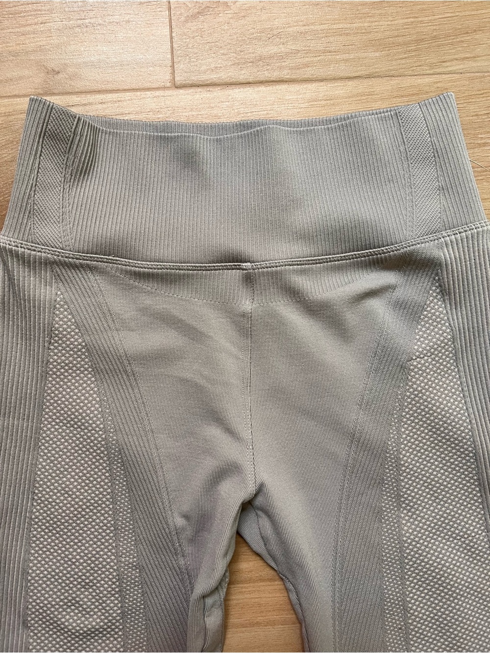 The Giving Movement Flare Leggings Gray Seamless Sculpt Yoga Pants Small Tall - Picture 6 of 7